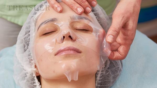 护肤品精华液怎么用 护肤先用精华液还是水